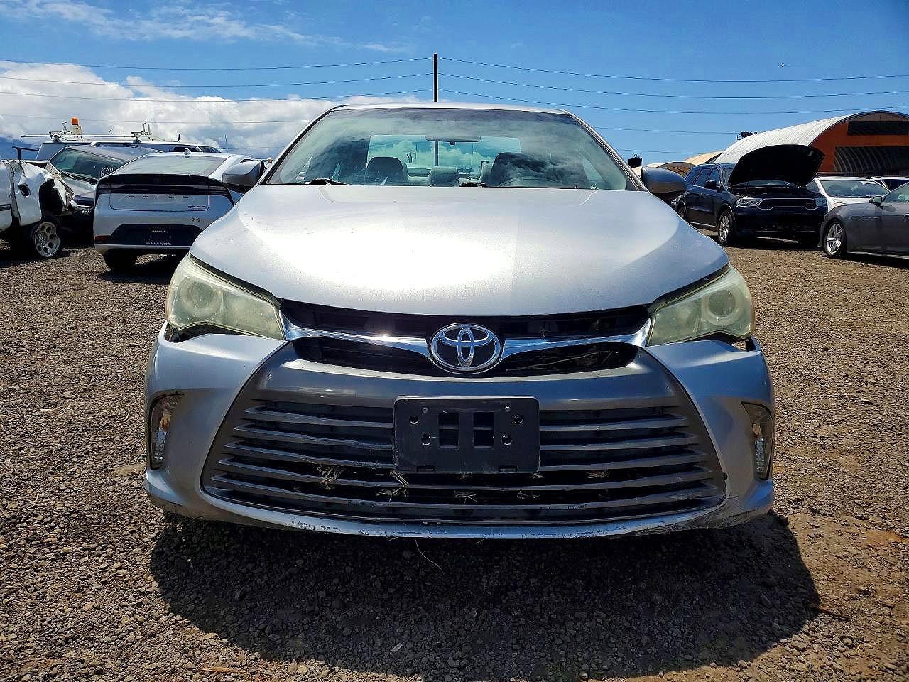 2015 TOYOTA CAMRY LE photo 9