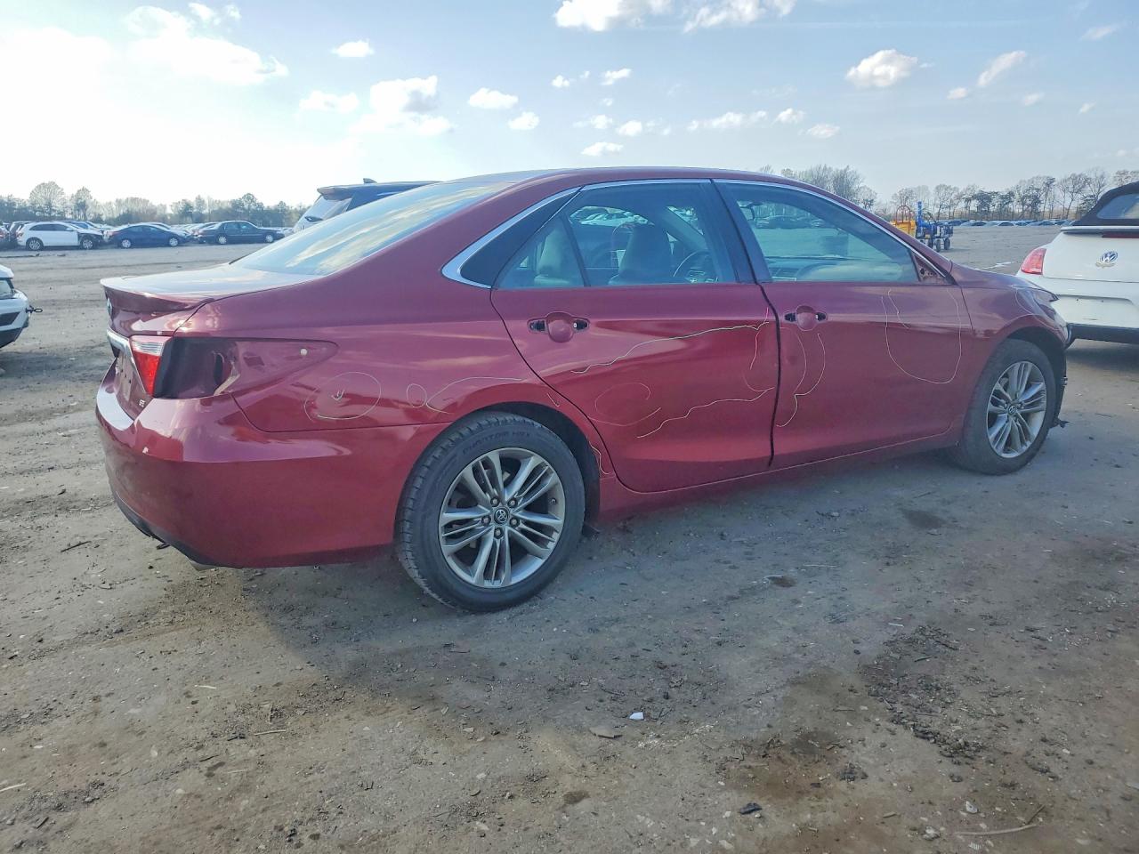 2017 TOYOTA CAMRY SE photo 5