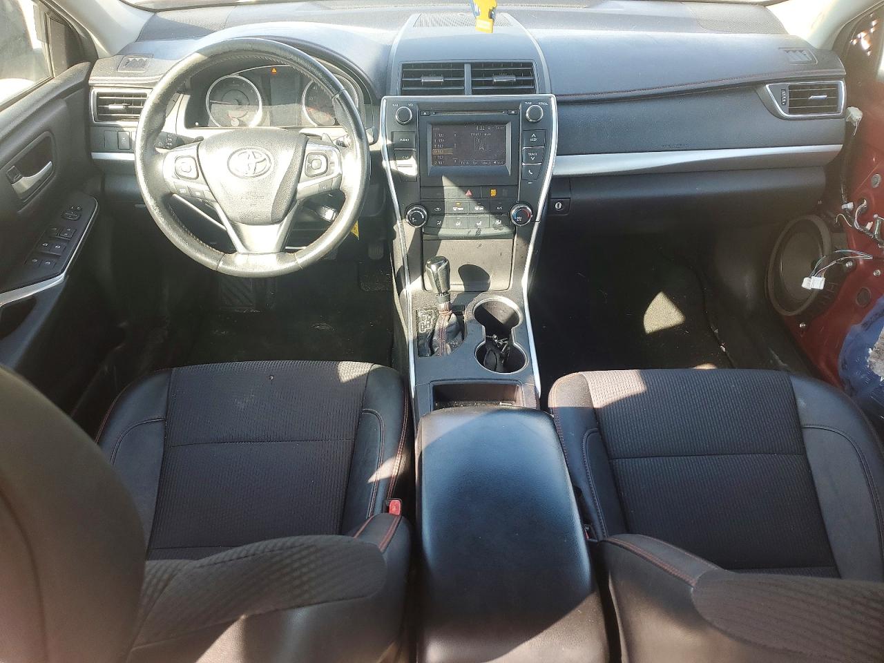 2017 TOYOTA CAMRY SE photo 15
