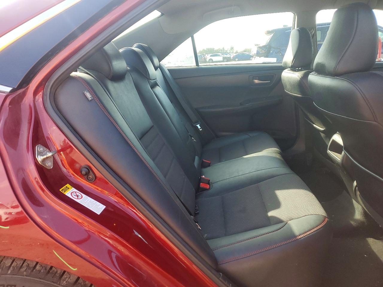 2017 TOYOTA CAMRY SE photo 19