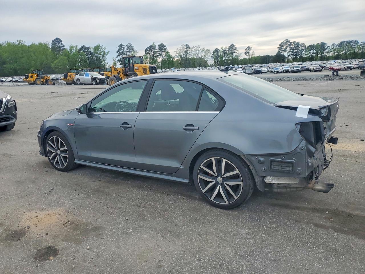 2018 VOLKSWAGEN JETTA photo 3