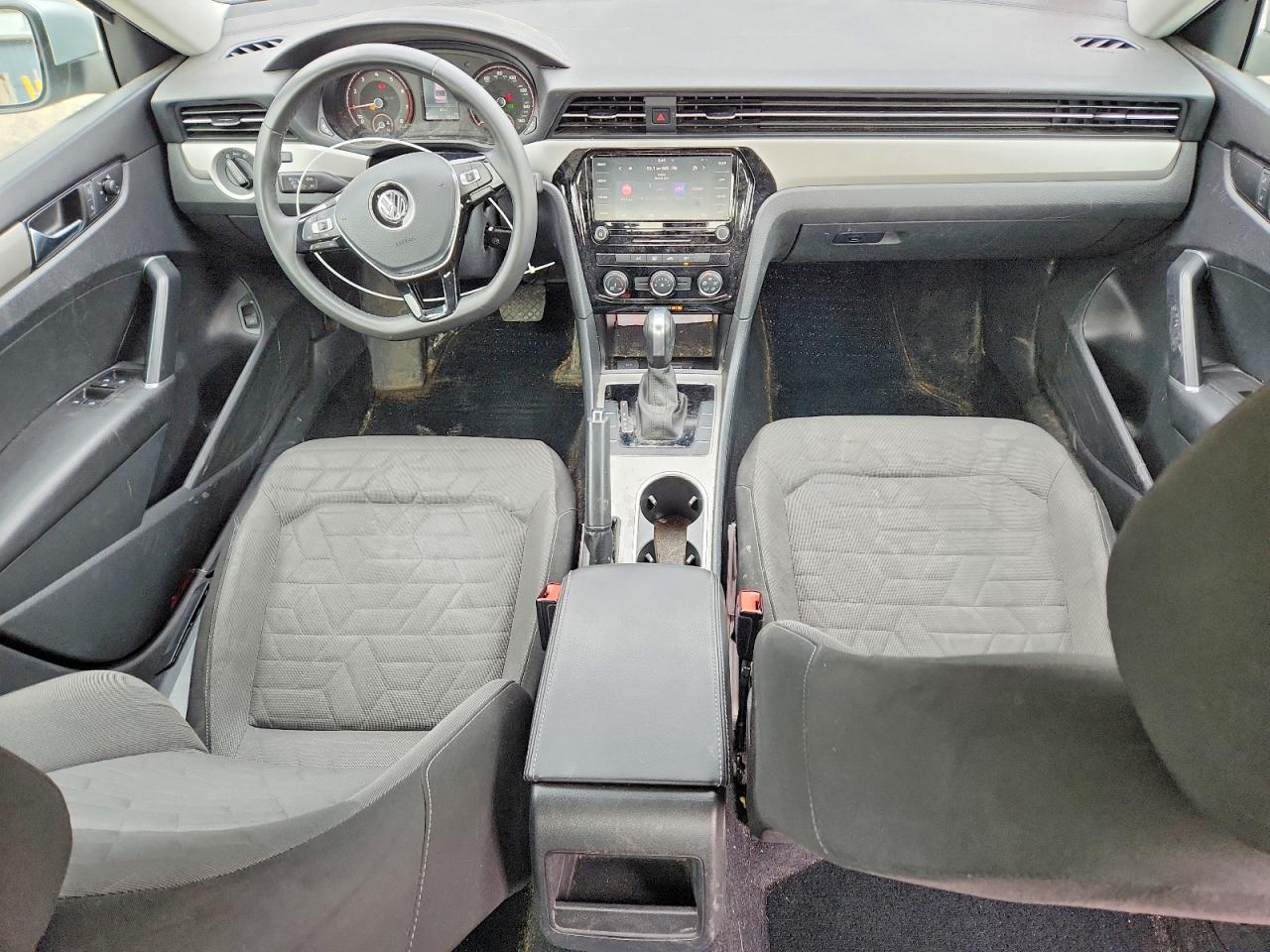 2021 VOLKSWAGEN PASSAT S photo 22