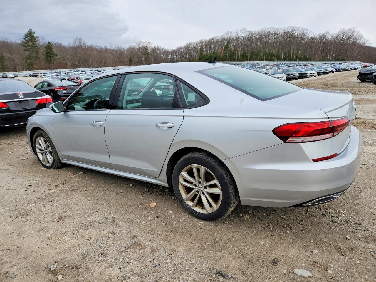 2021 VOLKSWAGEN PASSAT S photo 4