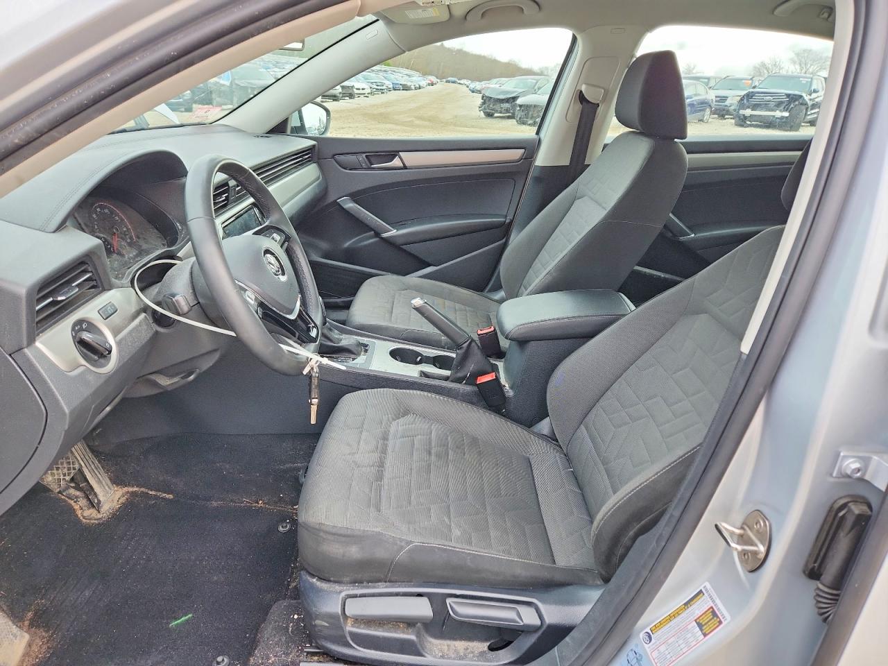 2021 VOLKSWAGEN PASSAT S photo 19
