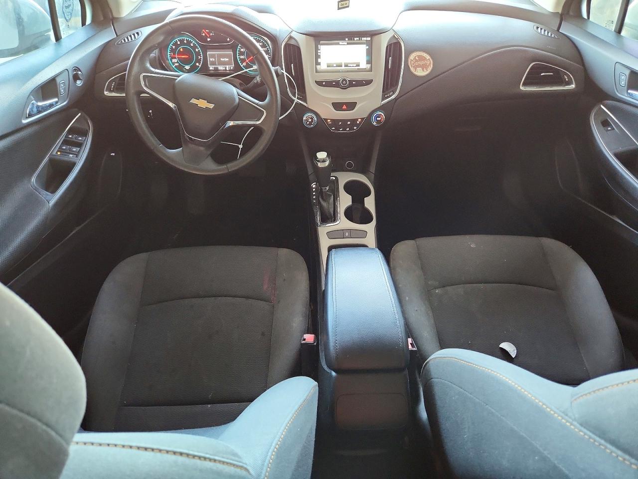 2017 CHEVROLET CRUZE LS photo 8