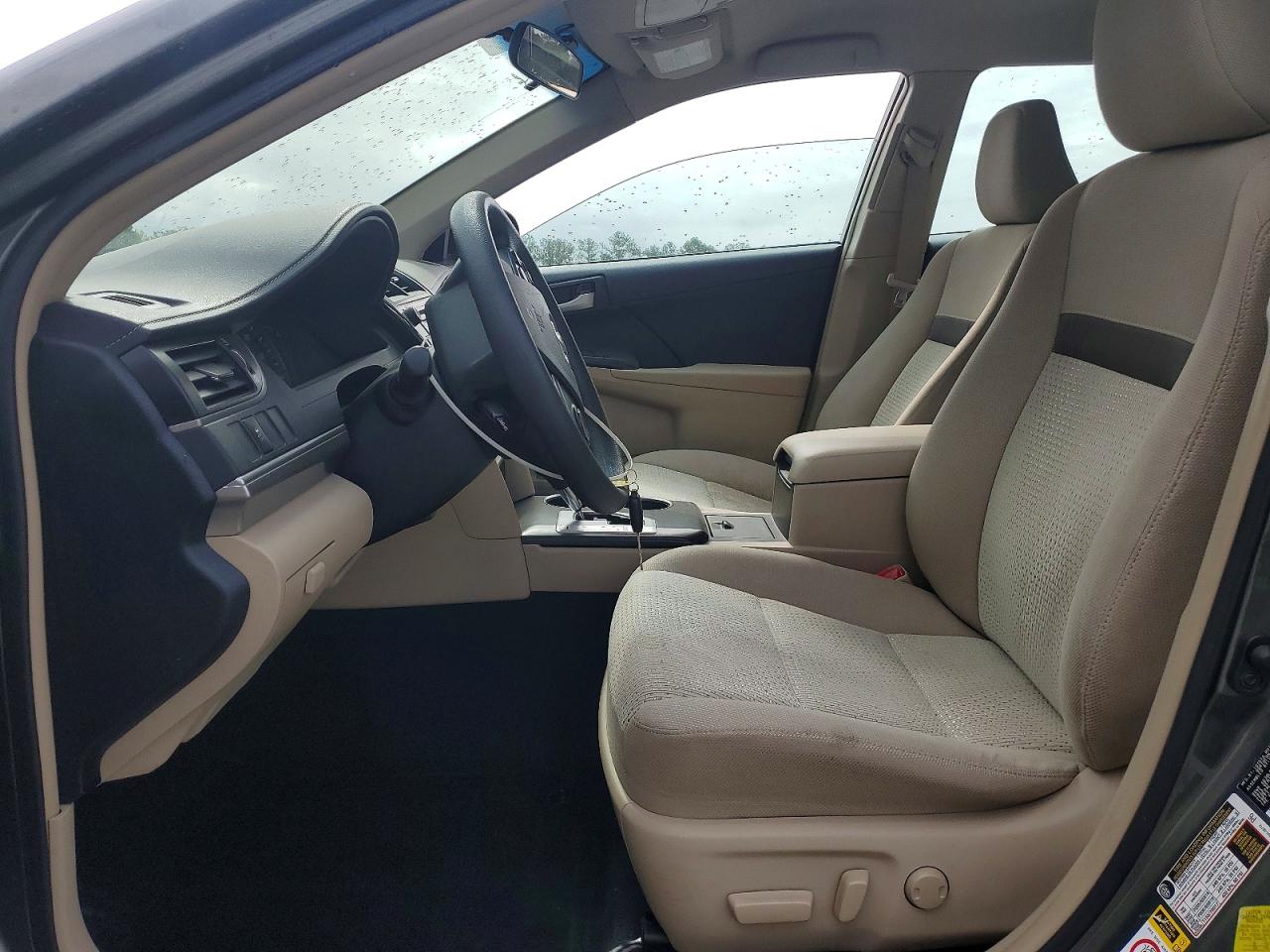 2014 TOYOTA CAMRY LE photo 19