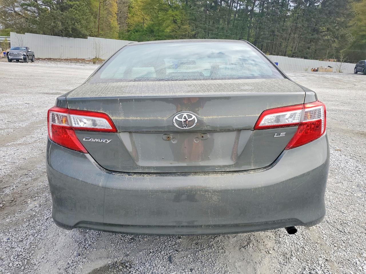 2014 TOYOTA CAMRY LE photo 16