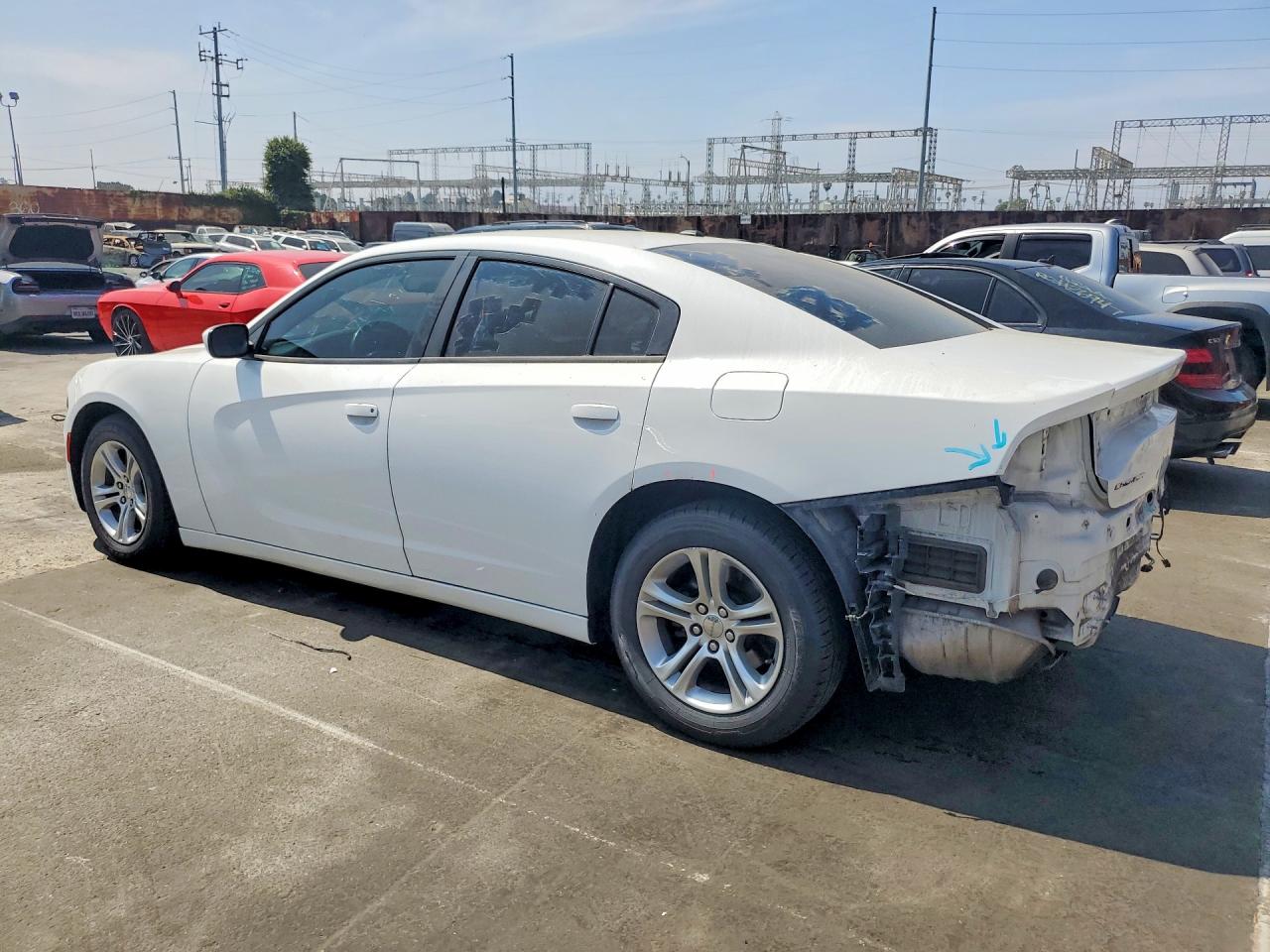 2017 DODGE CHARGER SE photo 3