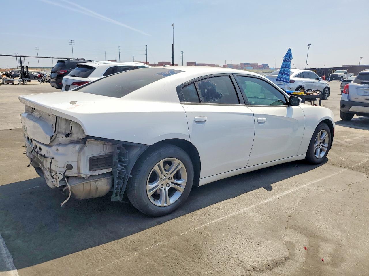 2017 DODGE CHARGER SE photo 5