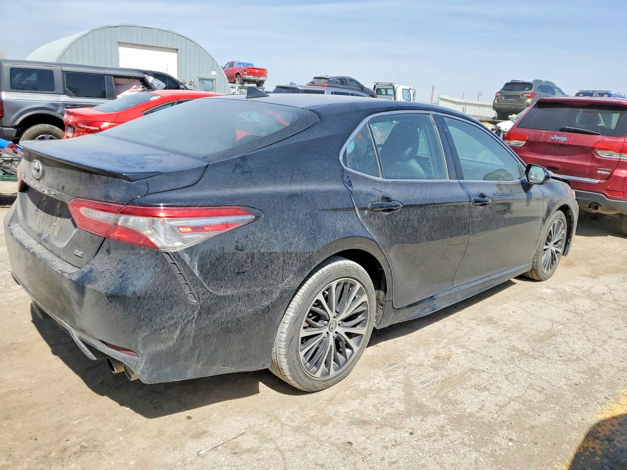 2019 TOYOTA CAMRY SE photo 7
