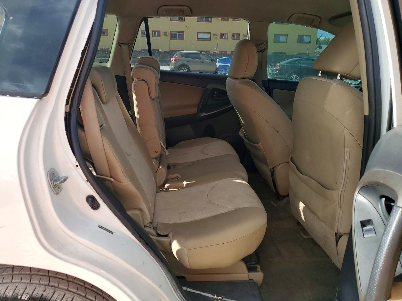 2011 TOYOTA RAV4 BASE photo 11