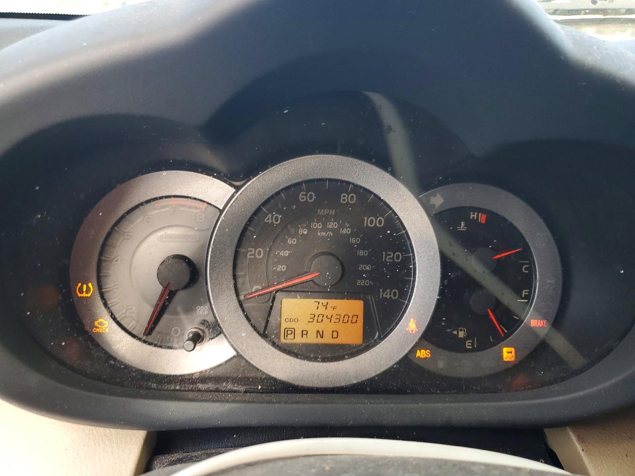 2011 TOYOTA RAV4 BASE photo 9