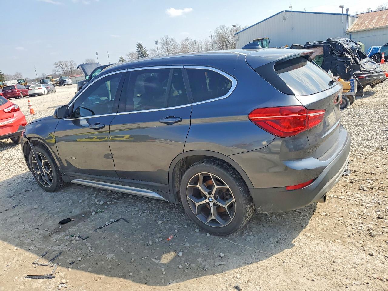 2016 BMW X1 XDRIVE28I photo 3