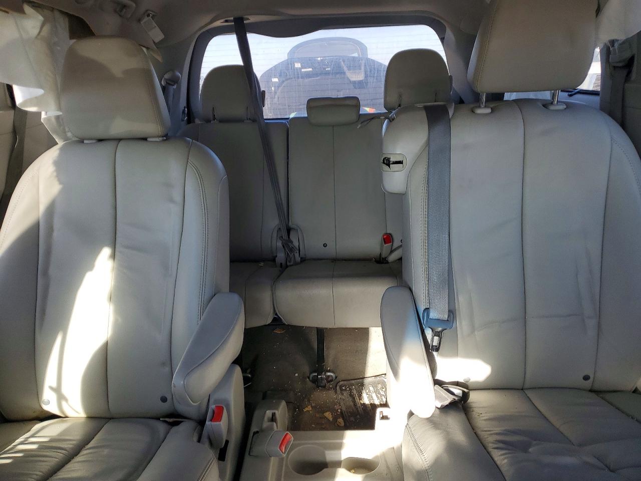 2013 TOYOTA SIENNA XLE 8-PASSENGER photo 10