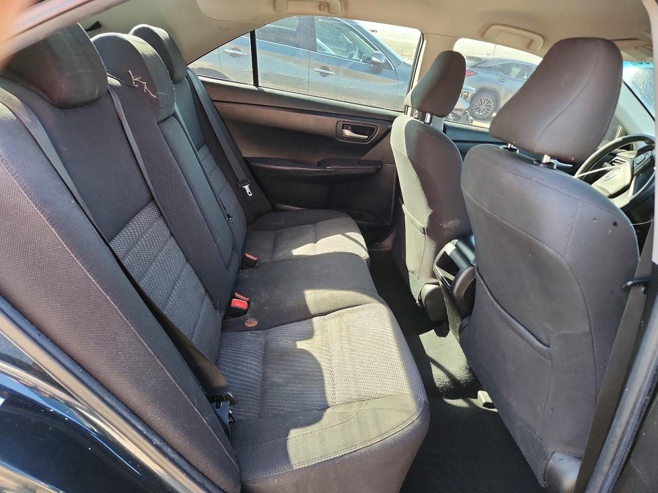 2016 TOYOTA CAMRY LE photo 10