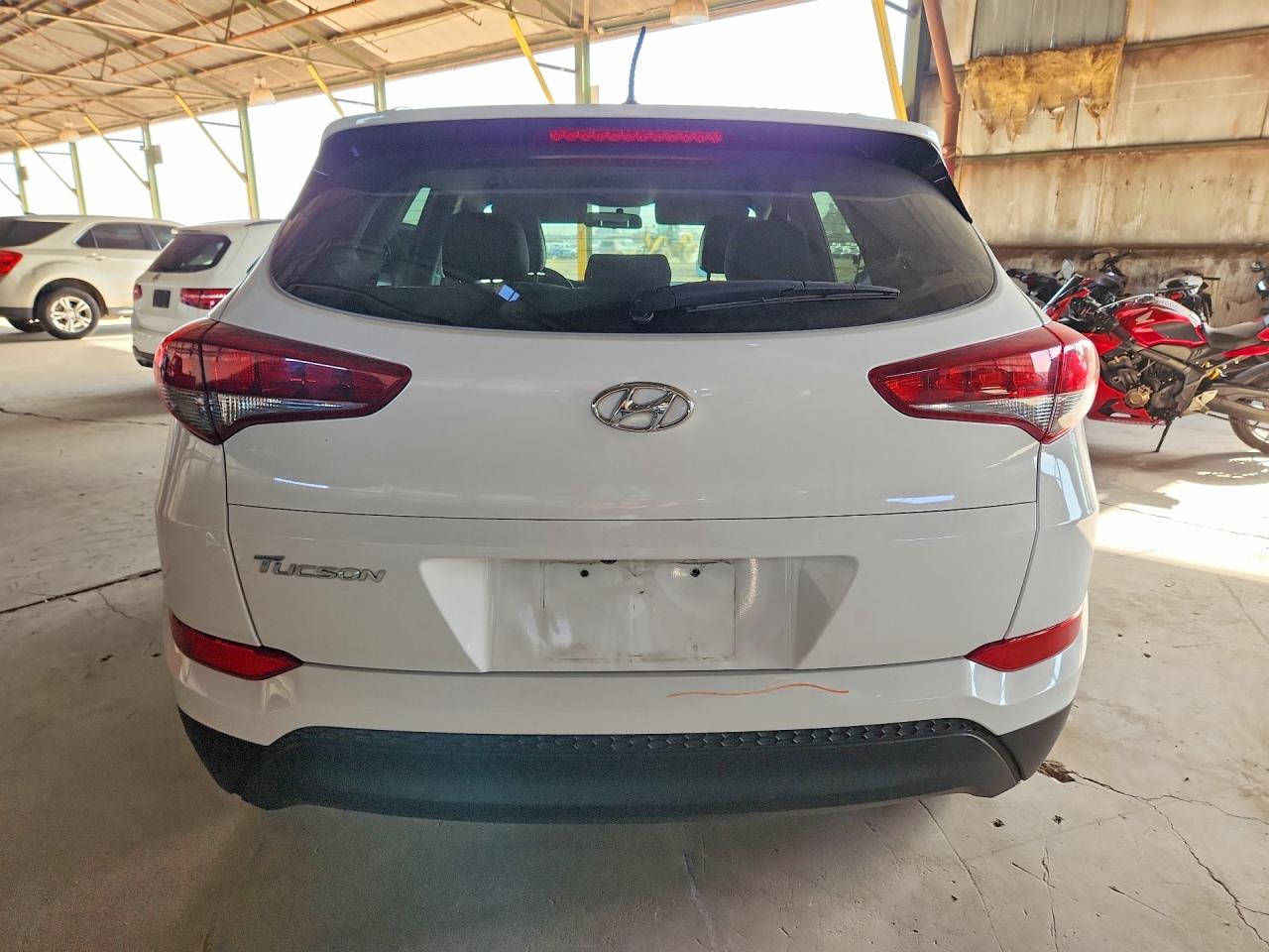 2017 HYUNDAI TUCSON SE photo 11