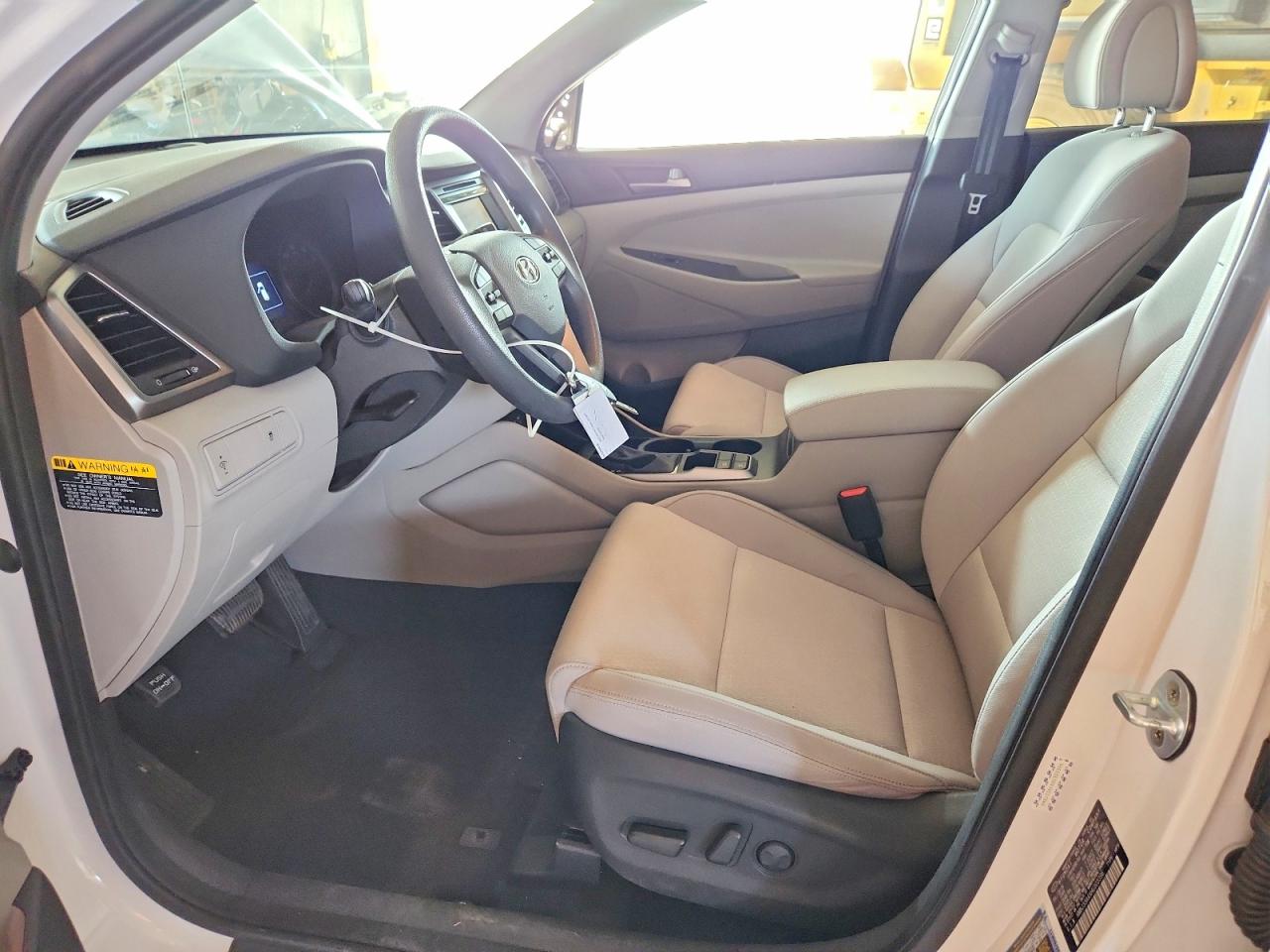 2017 HYUNDAI TUCSON SE photo 13
