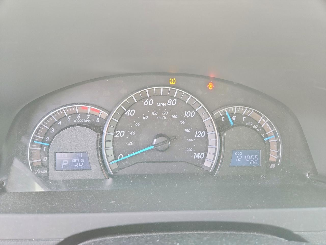 2013 TOYOTA CAMRY SE photo 9