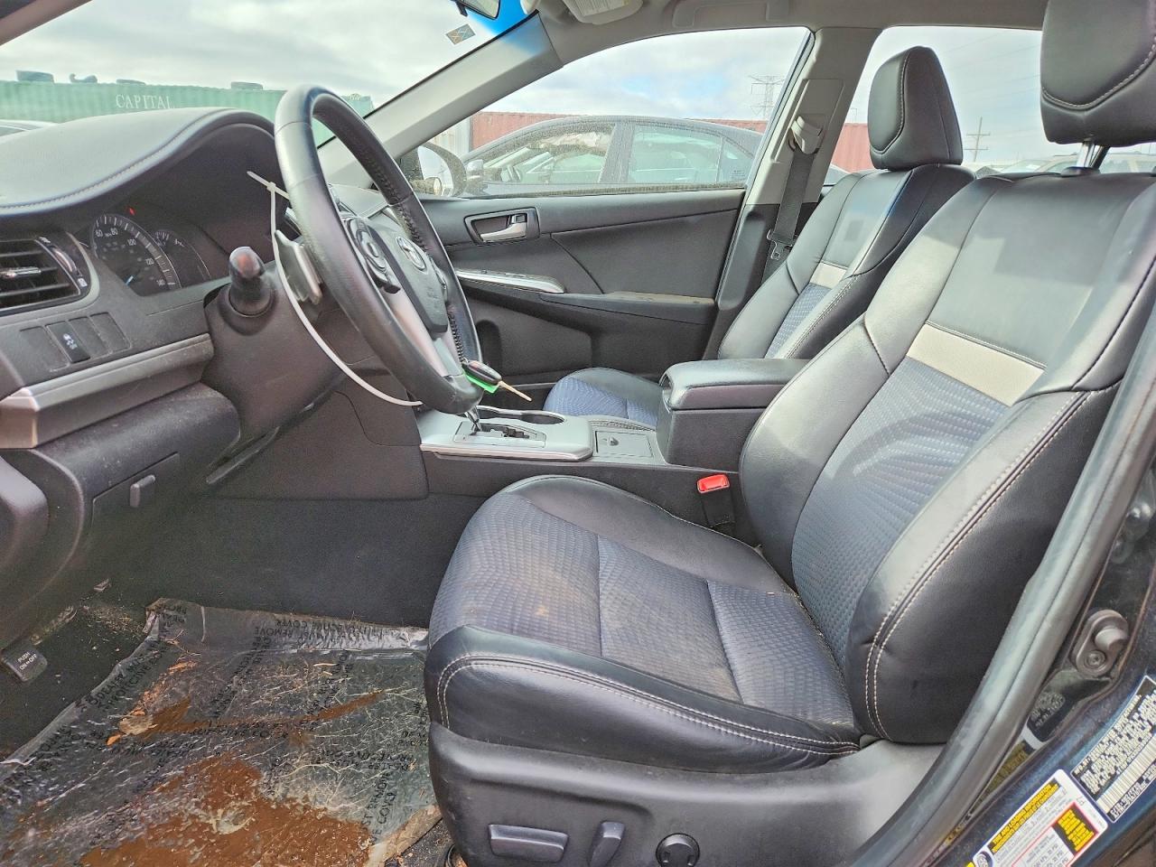 2013 TOYOTA CAMRY SE photo 7