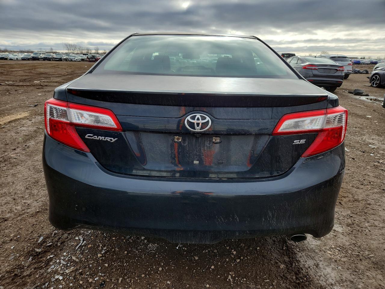 2013 TOYOTA CAMRY SE photo 6