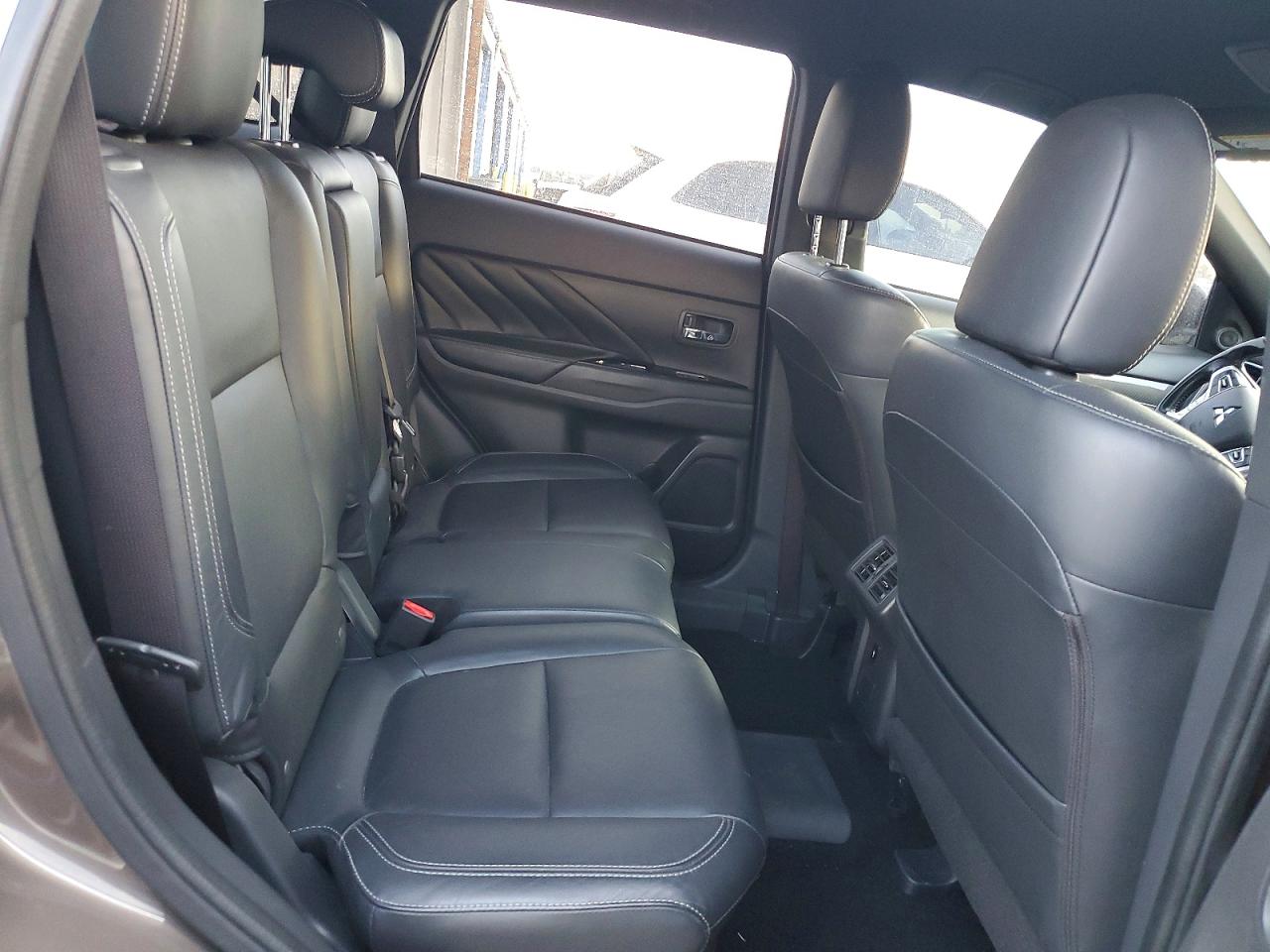 2019 MITSUBISHI OUTLANDER photo 11