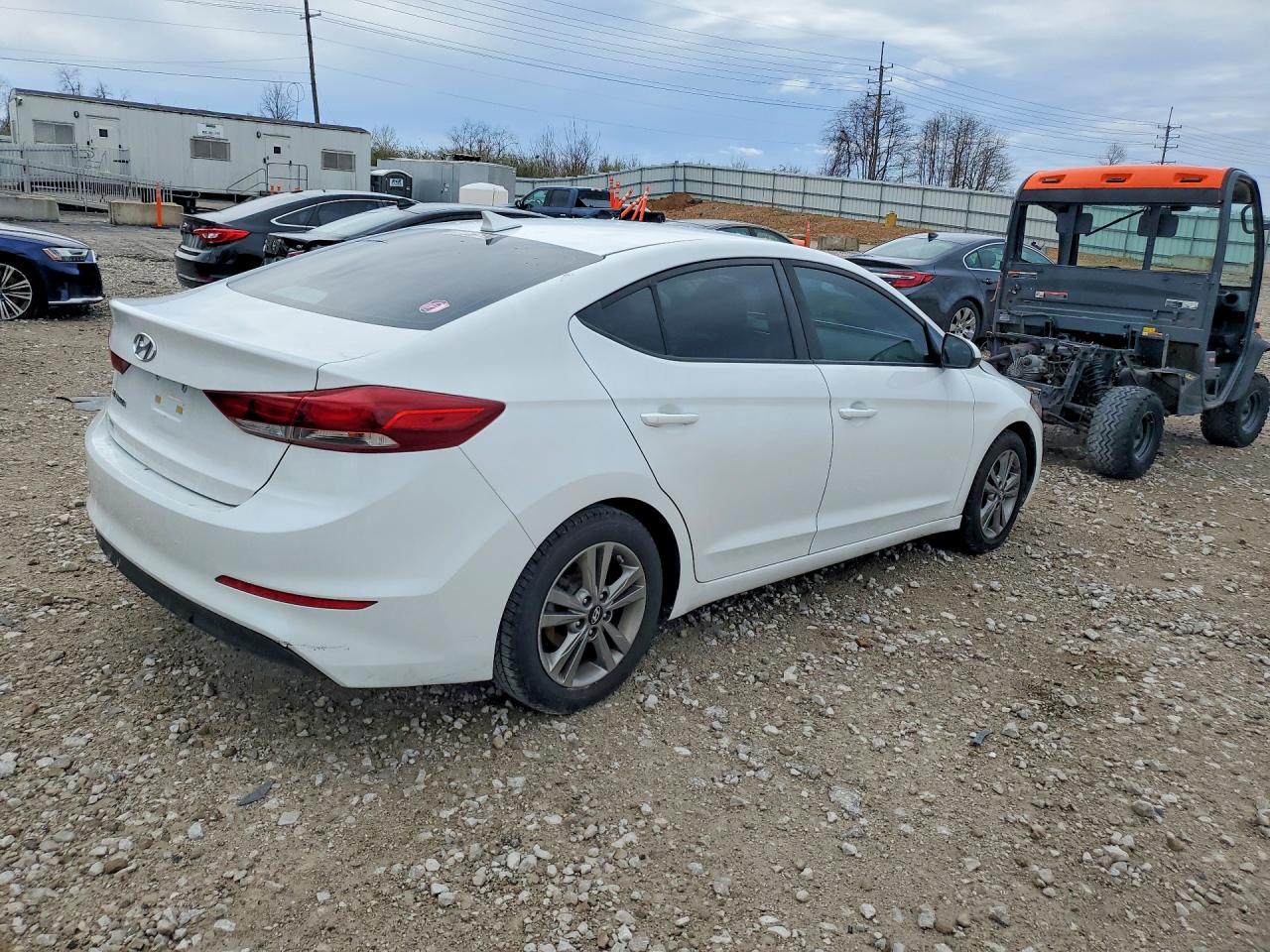 2018 HYUNDAI ELANTRA SEL photo 3
