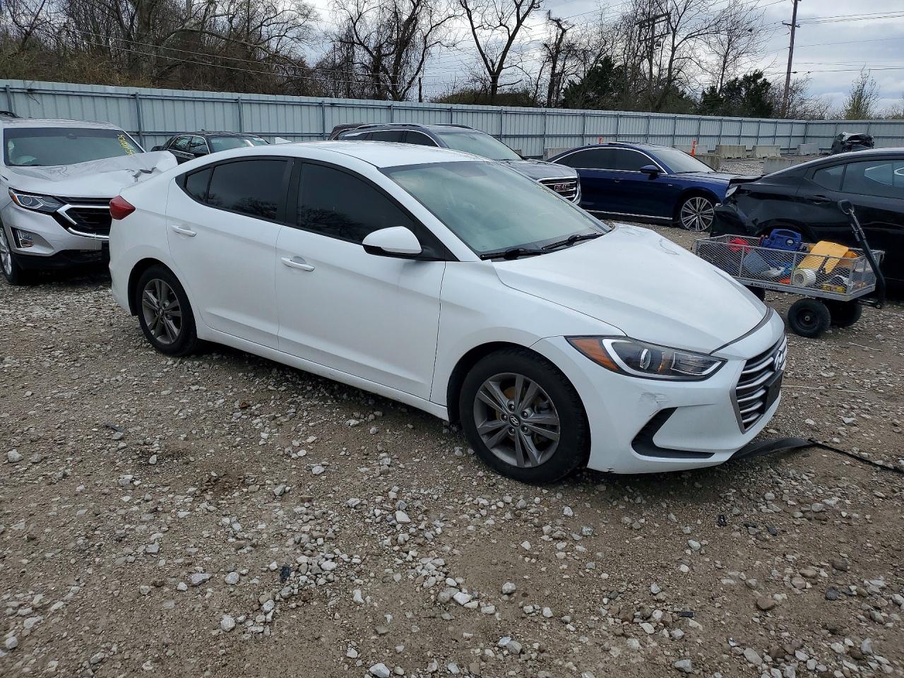 2018 HYUNDAI ELANTRA SEL photo 4