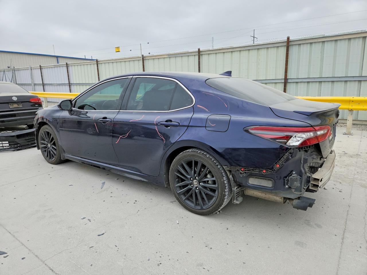 2022 TOYOTA CAMRY XSE photo 3