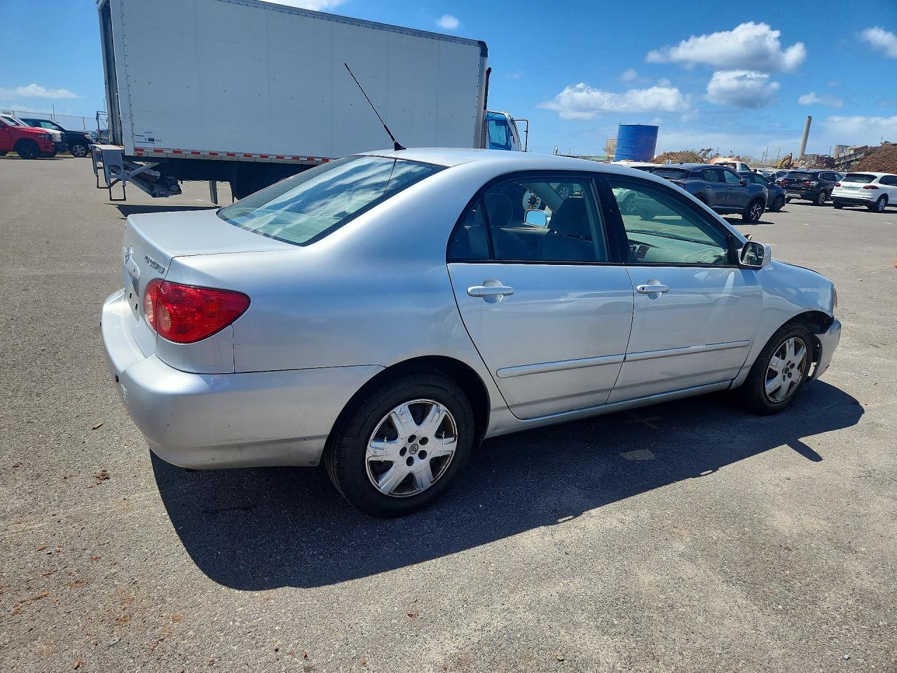 2005 TOYOTA COROLLA CE photo 3