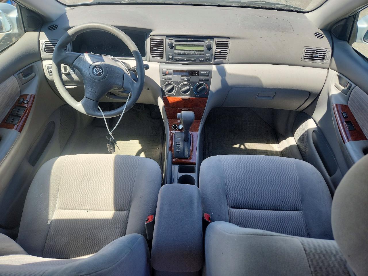2005 TOYOTA COROLLA CE photo 8