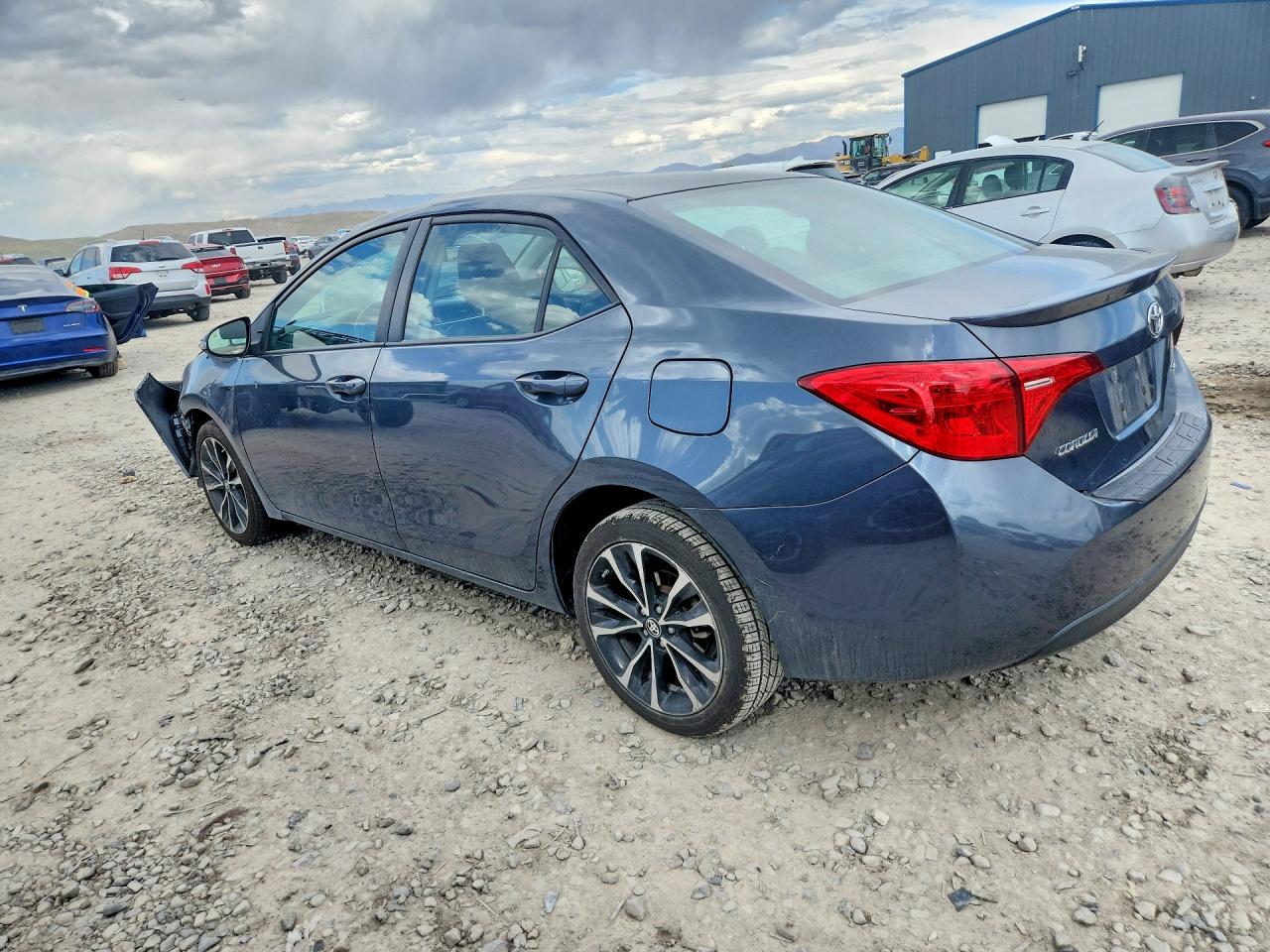 2017 TOYOTA COROLLA SE photo 4