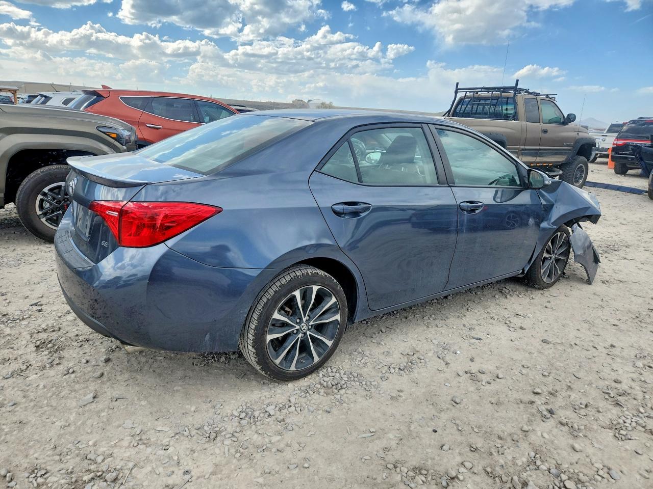 2017 TOYOTA COROLLA SE photo 7