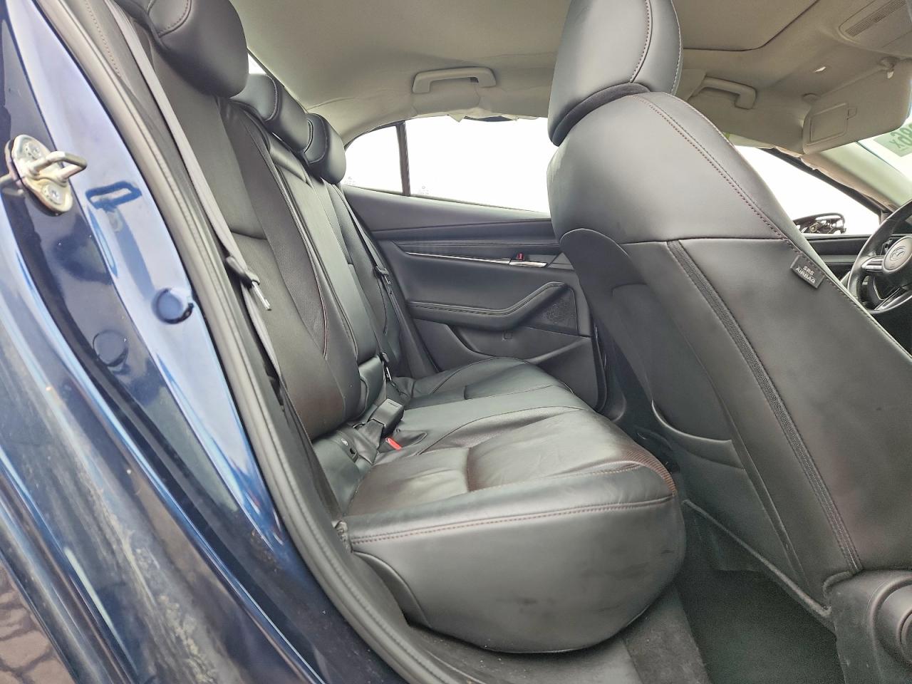 2019 MAZDA 3 PREMIUM photo 19