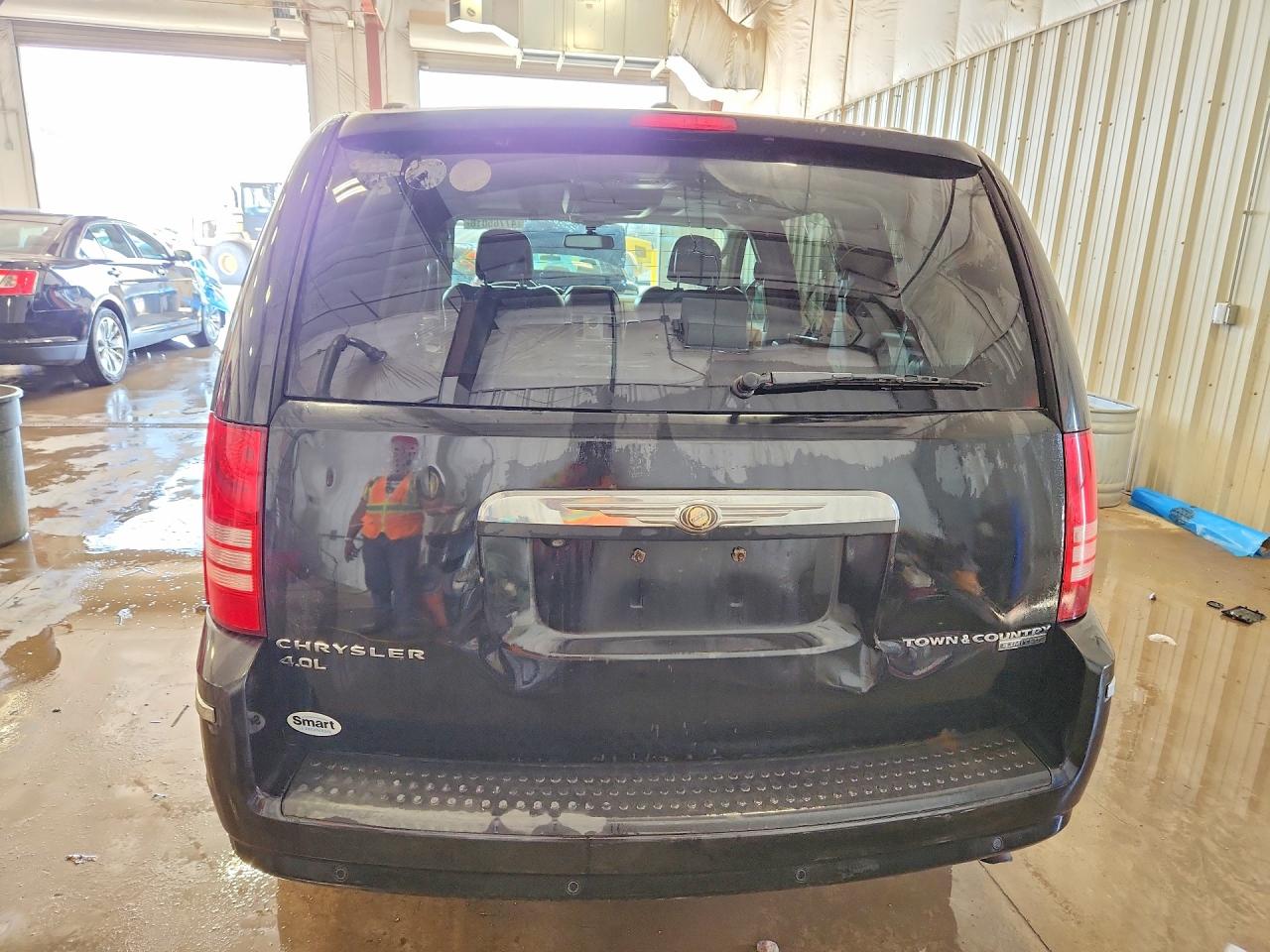 2010 CHRYSLER TOWN & COUNTRY LIMITED photo 16