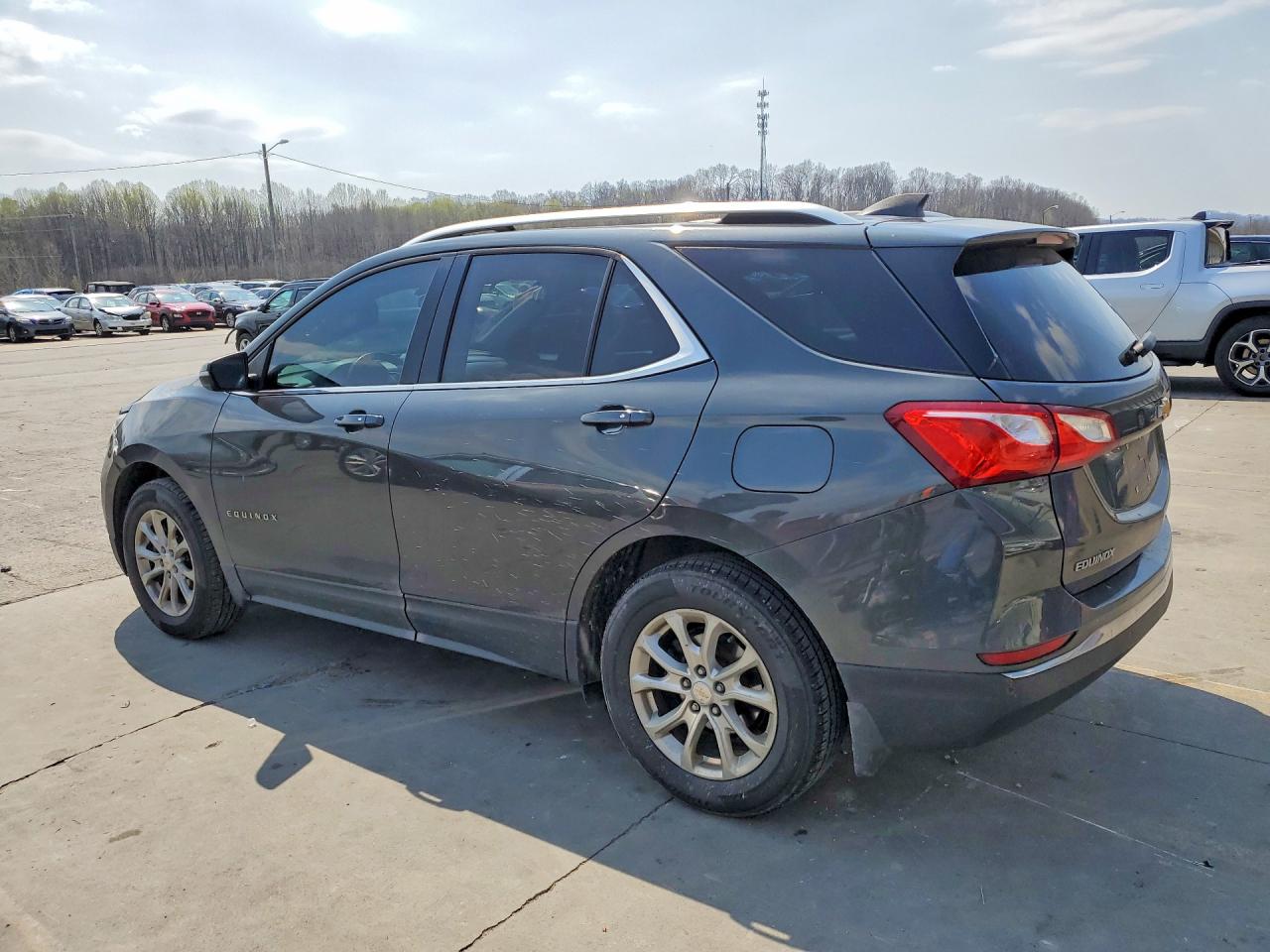 2018 CHEVROLET EQUINOX LT photo 2