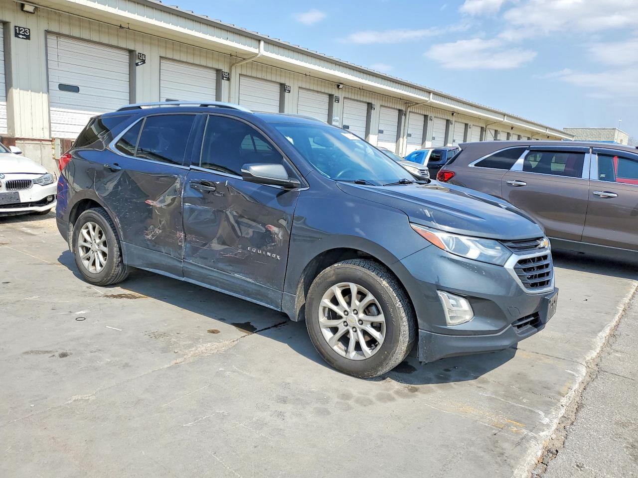 2018 CHEVROLET EQUINOX LT photo 4