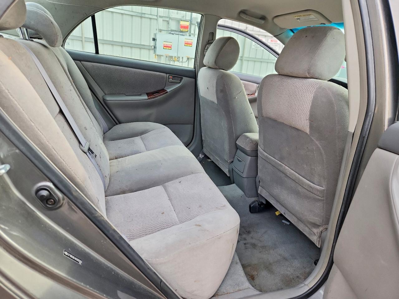 2006 TOYOTA COROLLA LE photo 19