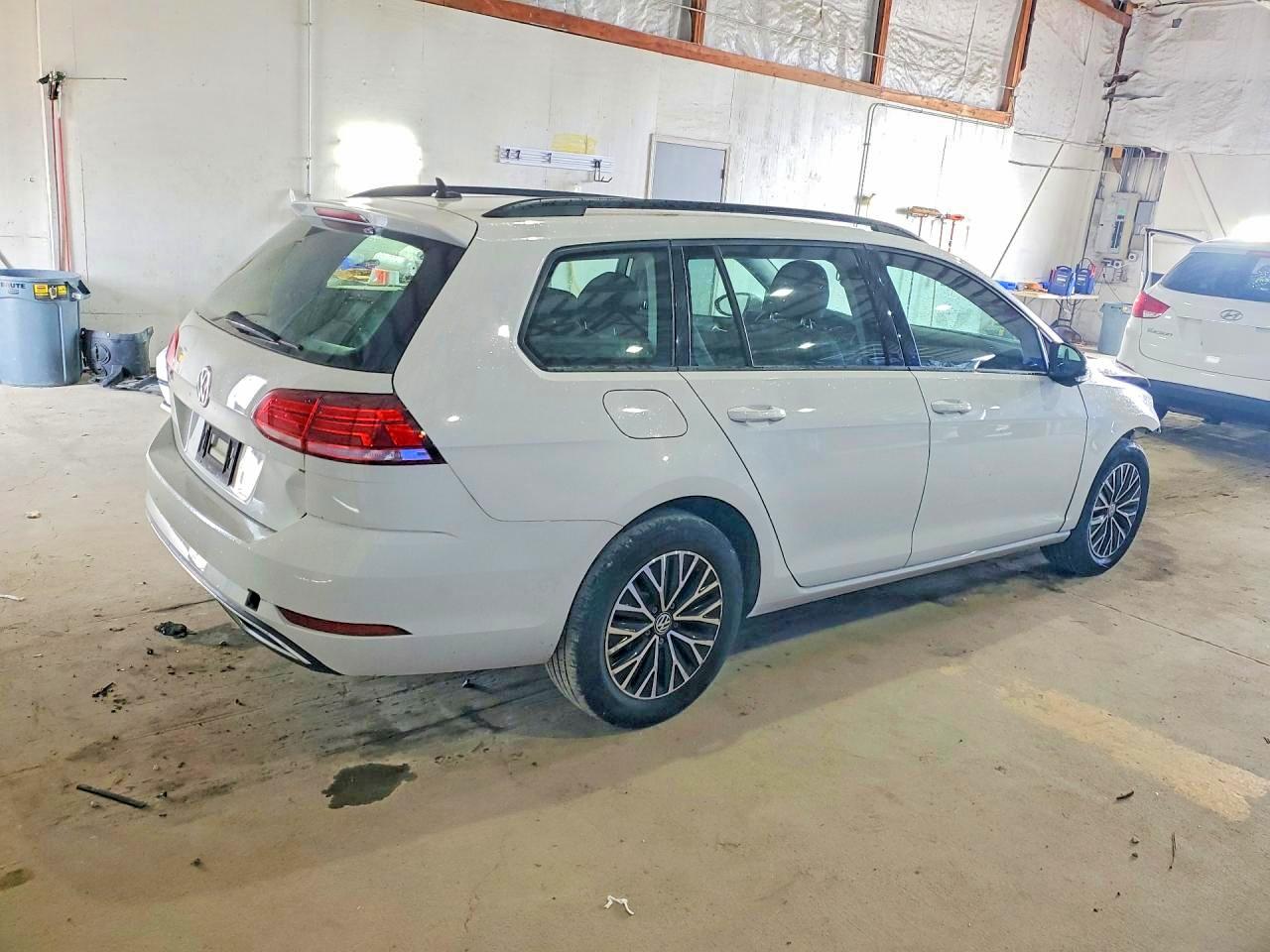 2019 VOLKSWAGEN GOLF SPORTWAGEN S photo 5