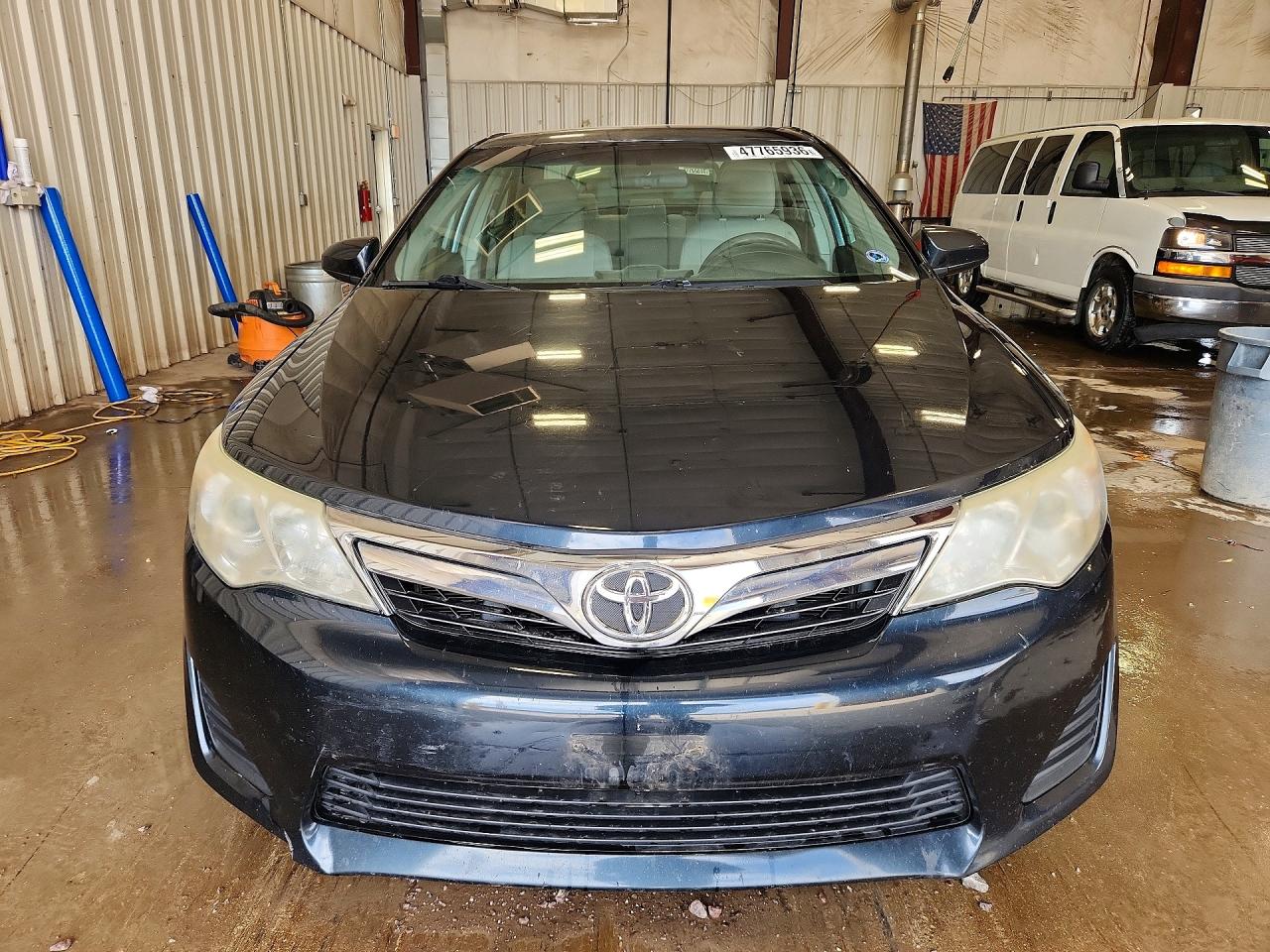 2014 TOYOTA CAMRY LE photo 9