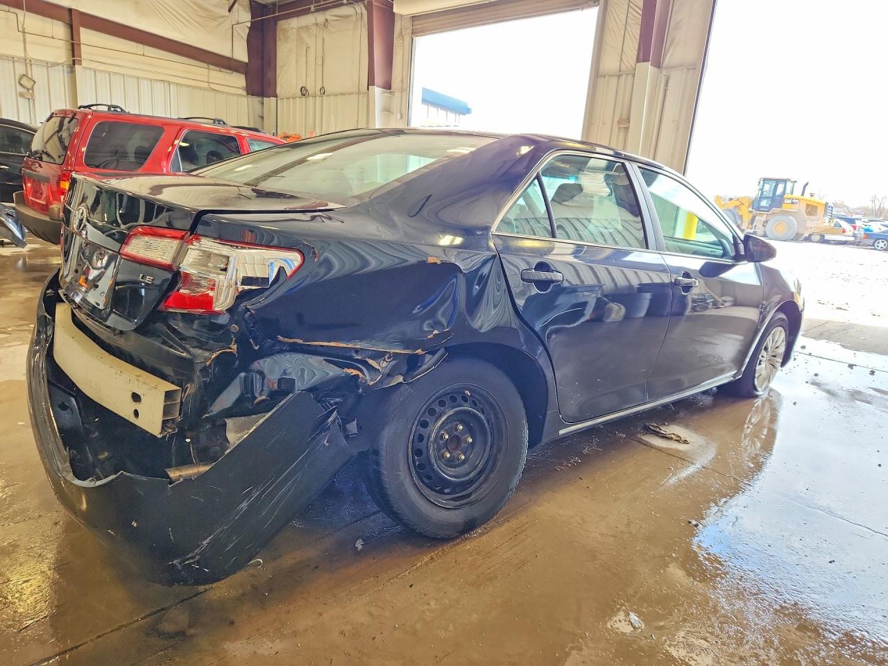 2014 TOYOTA CAMRY LE photo 5
