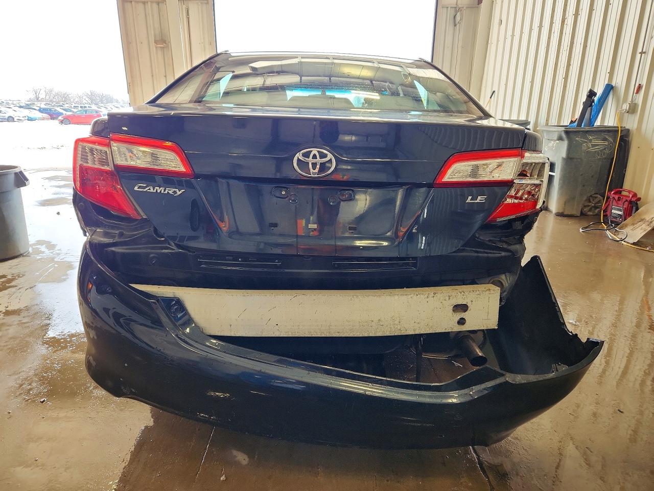 2014 TOYOTA CAMRY LE photo 11
