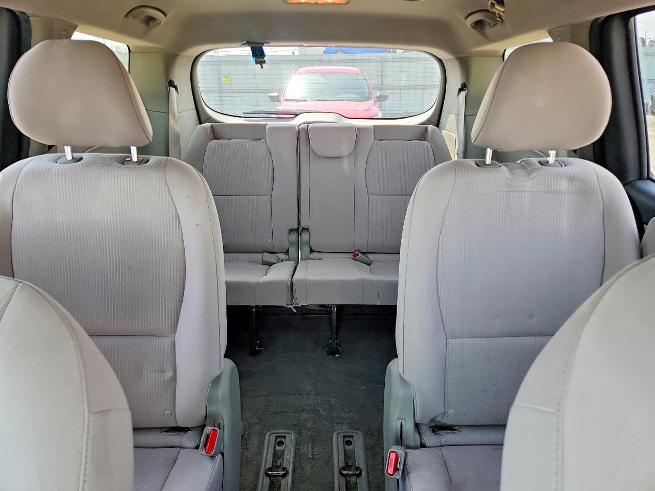 2021 KIA SEDONA LX photo 28