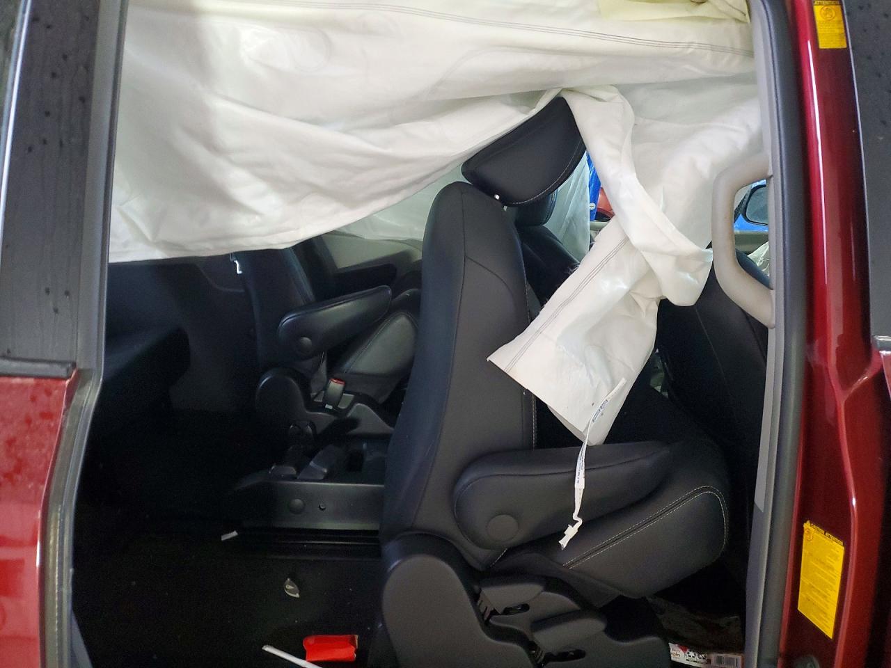 2014 TOYOTA SIENNA SE 8-PASSENGER photo 21