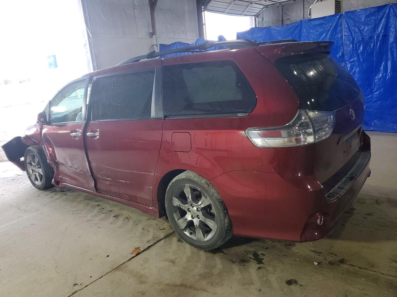 2014 TOYOTA SIENNA SE 8-PASSENGER photo 3