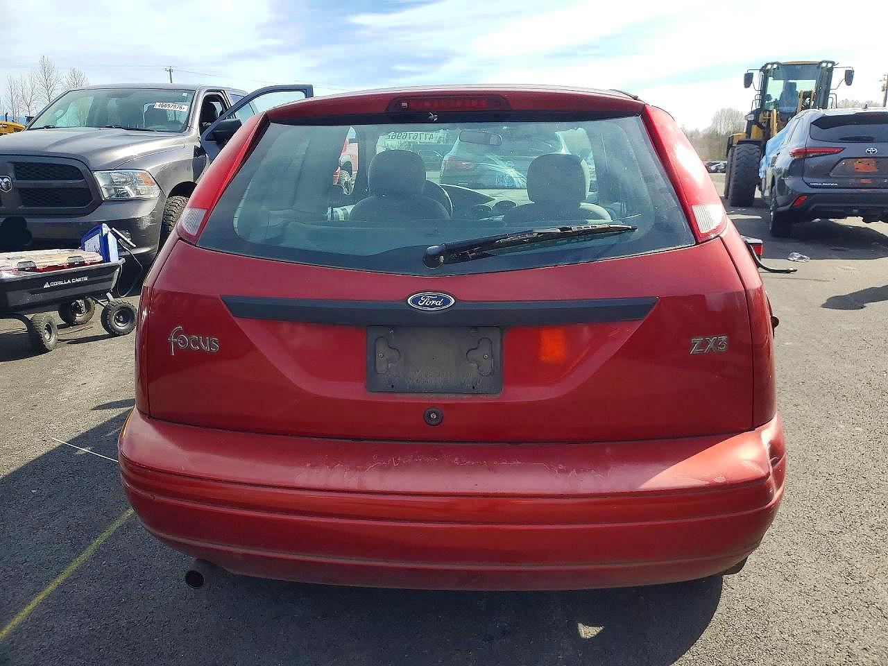 2004 FORD FOCUS ZX3 photo 11