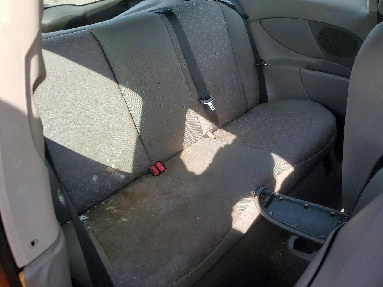 2004 FORD FOCUS ZX3 photo 19