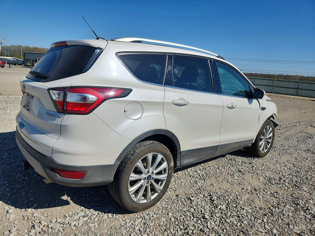 2017 FORD ESCAPE TITANIUM photo 5