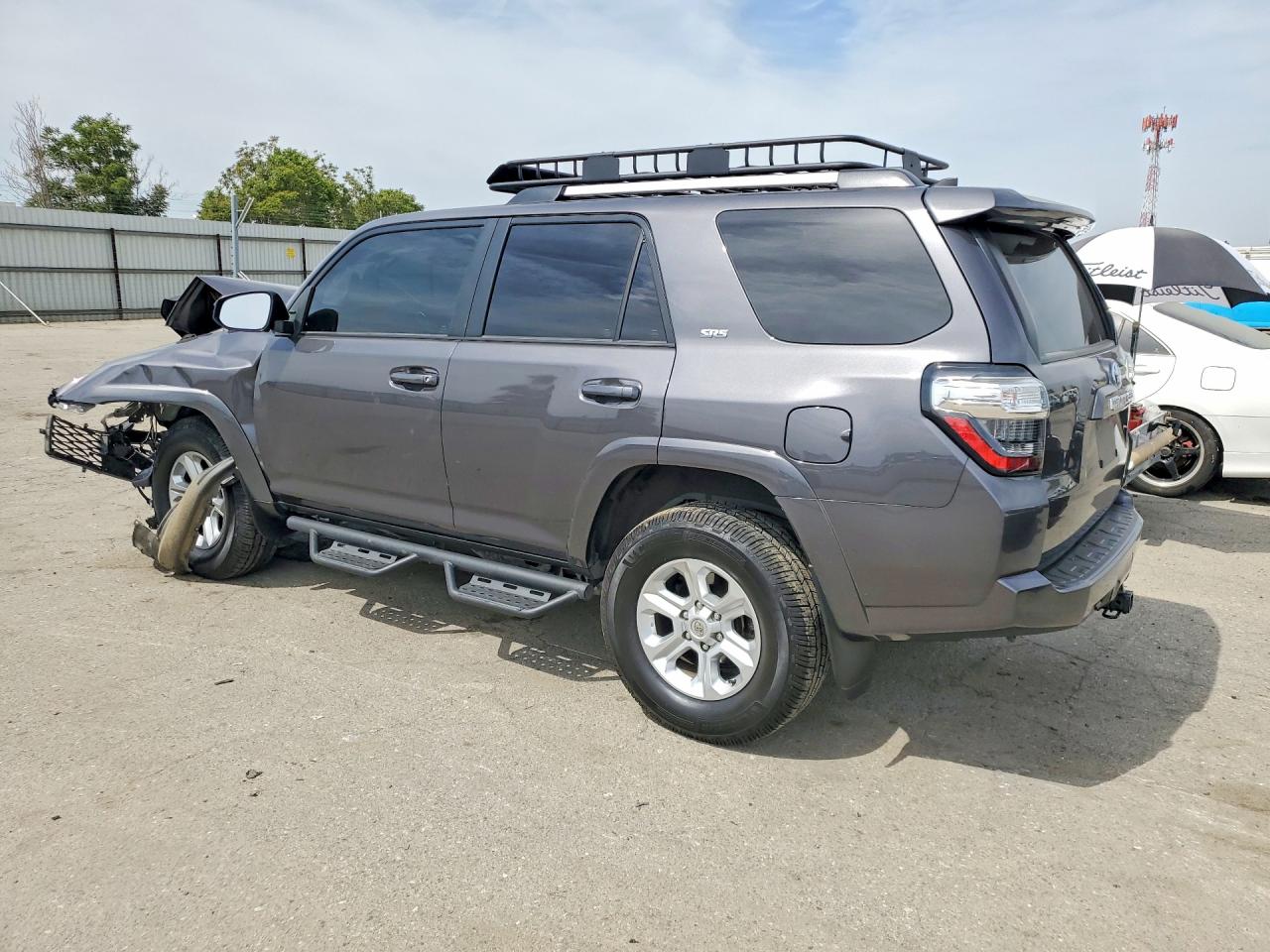 2022 TOYOTA 4RUNNER SR5 photo 4