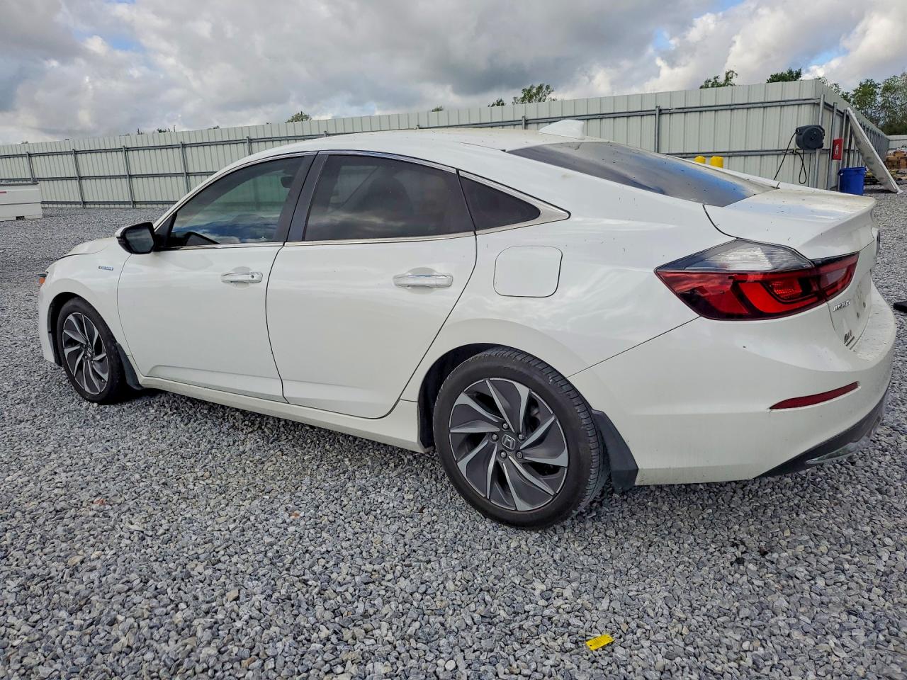 2019 HONDA INSIGHT TOURING photo 3
