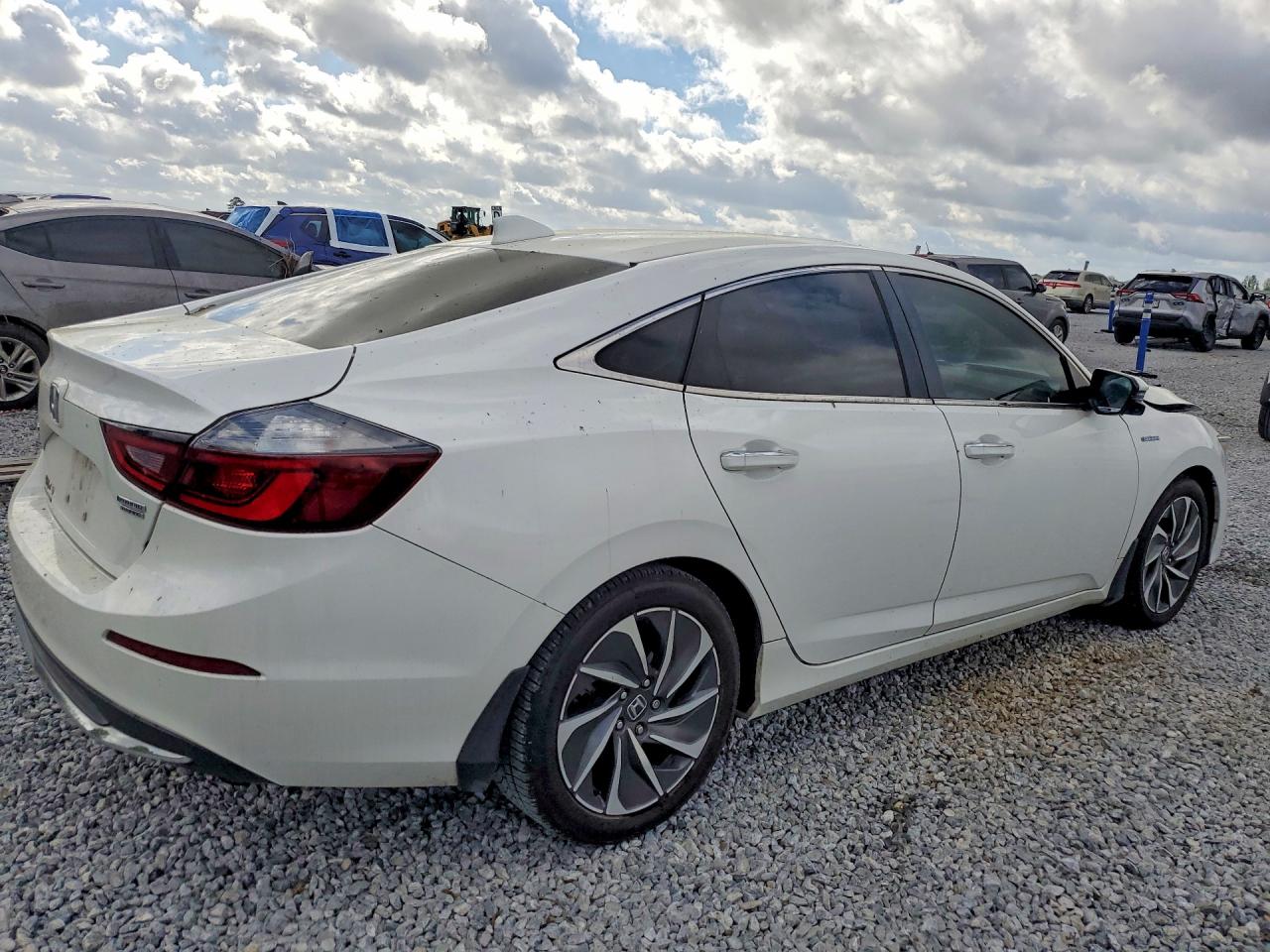 2019 HONDA INSIGHT TOURING photo 5